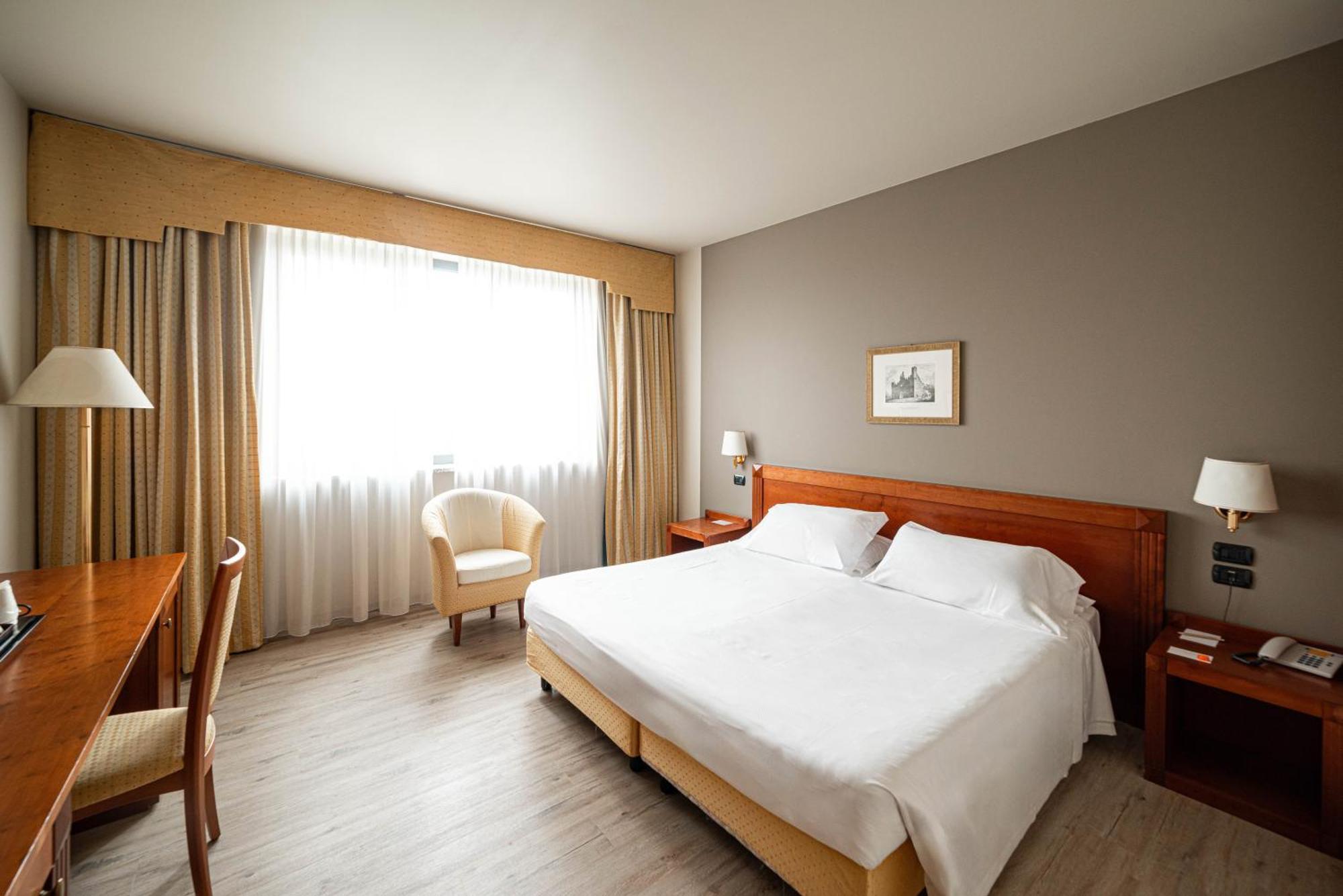 Phi Hotel Cavalieri Bra Kültér fotó