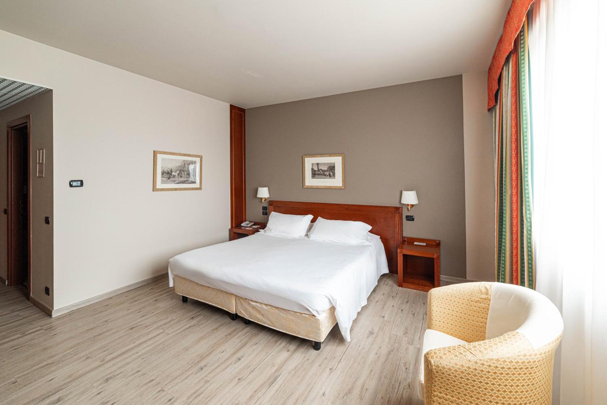 Phi Hotel Cavalieri Bra Kültér fotó